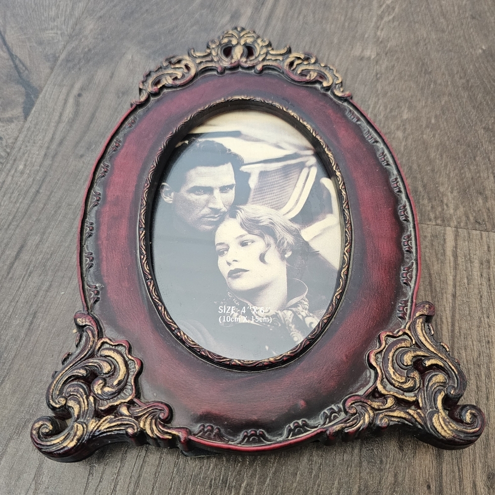Vintage Victorian Gothic style with raised flourish scroll design Photp Frame